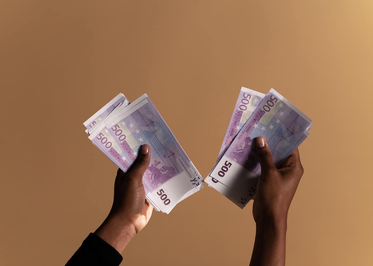 En 2023, comment devenir riche sans travailler ? Communisation