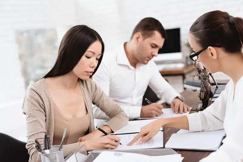 Comment choisir le bon avocat pour vous accompagner dans une affaire de succession